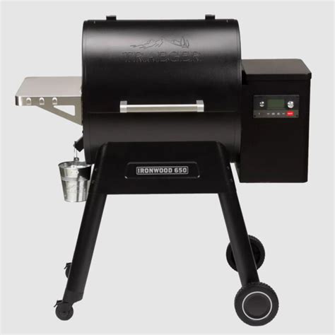 Traeger Smoker: An Expert Reviews the 10 Best Pellet Smoker Options