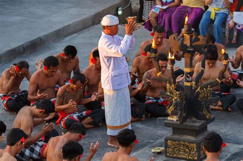 Things You Must Know About Uluwatu Temple Kecak Dance Story