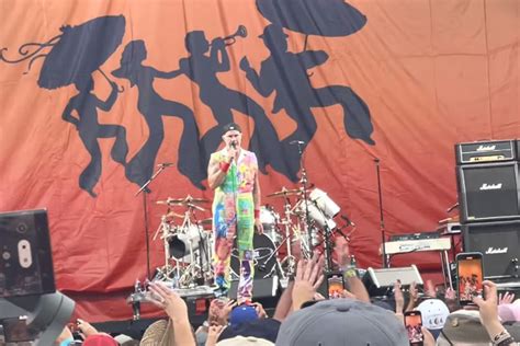 El Homenaje De Los Red Hot Chili Peppers Al Baterista De Foo Fighters Radio Continente FM