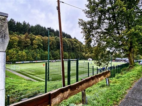 Falken Arena Stadion In Schmallenberg B Defeld