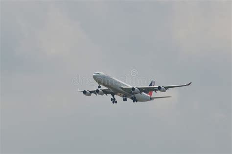 Airbus A340-300 Landing editorial stock photo. Image of descending ...