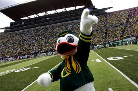 The Oregon Duck The Best College Mascot In The Ncaa Go Ducks