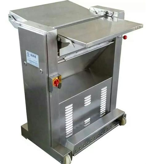 W Automatic Pig Meat Cutting Machine Fatty Pork Skin Peeling Machine