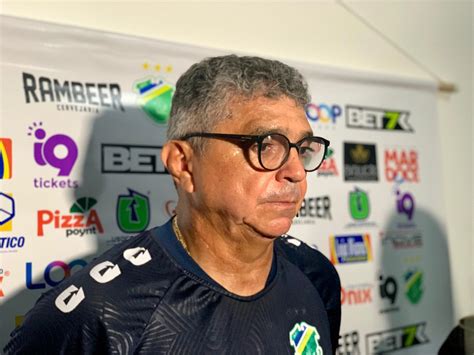 Flávio Araújo comenta a atuação do árbitro pós jogo sem nenhuma