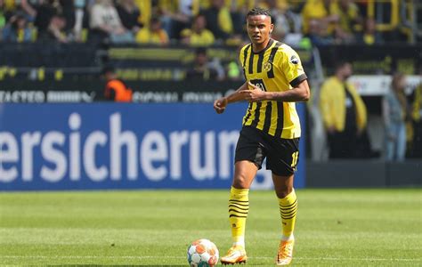 Nachschlag F R Den Bvb Millionenbetrag F R Manuel Akanji