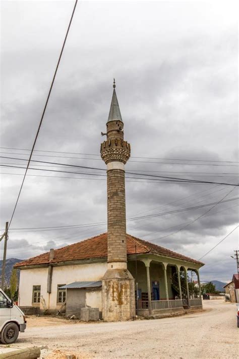 Bayralar K Y Cam Elmali Antalya Tarih Gezisi