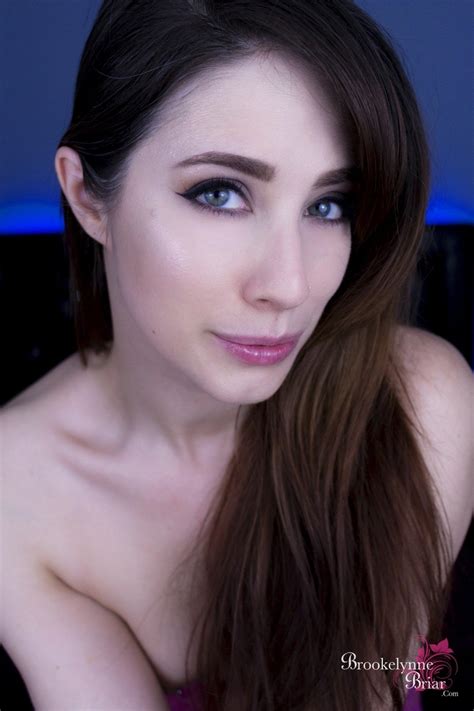 Slim Hottie Brookelynne Briar Gets Her Hands On A Big Dildo Photos