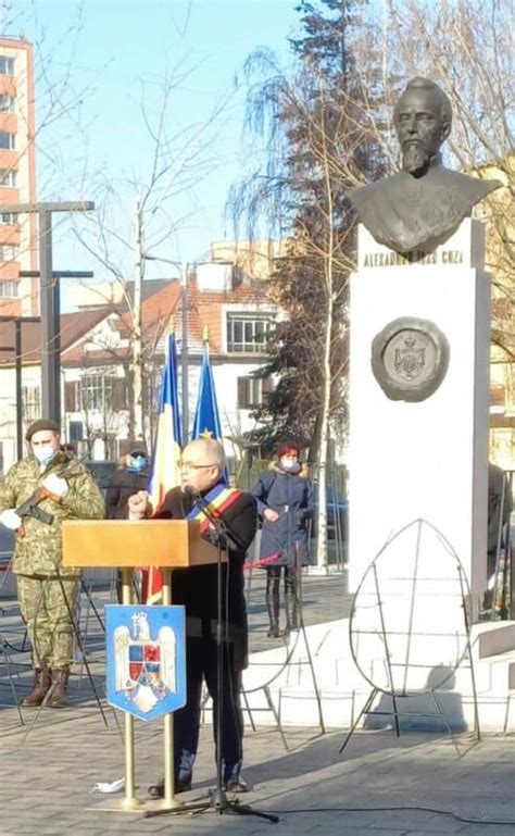 LIVE VIDEO Mica Unire sărbătorită în fața bustului lui Cuza din Cluj