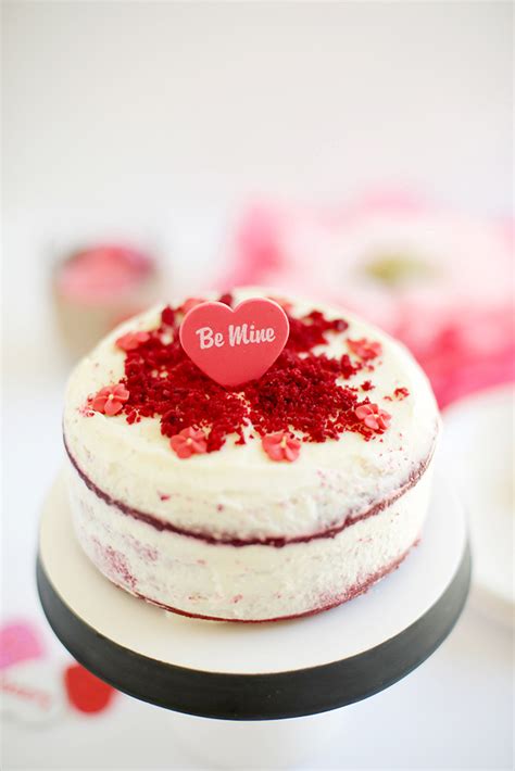 Red Velvet Cake with Cream Cheese Frosting - Make and Takes