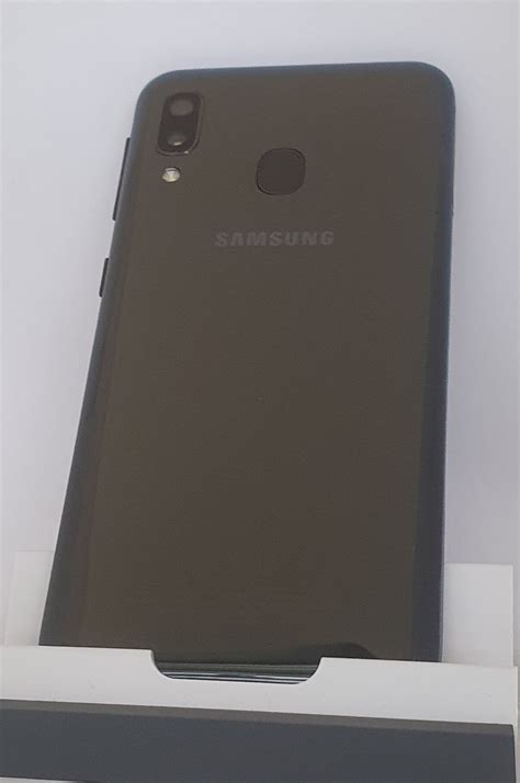 Смартфон Samsung Galaxy A20e 32 GB Black Като нов Топ цена 24