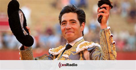 Los toros Federico y Amorós al alimón Álvaro Lorenzo corta la