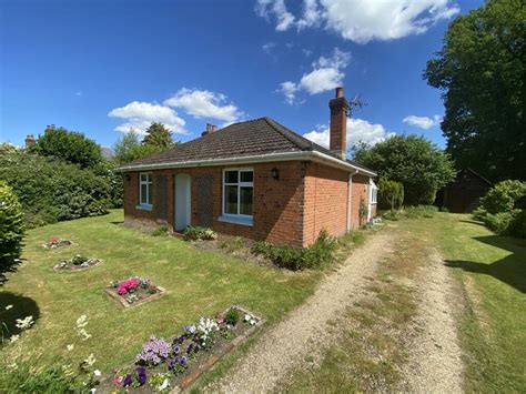 Bedroom Detached Bungalow For Sale In Newbridge Road Cadnam