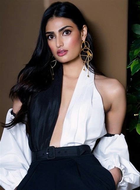 Athiya Shetty Short Biography With High Quality Images