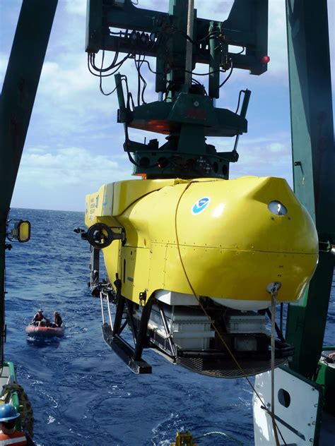 navigating  waters army samples ocean floor  underwater