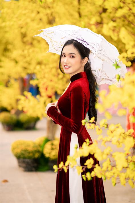 Hot girl miền Tây khoe nhan sắc ngọt ngào trong tà áo dài đón Tết Hạt giống tâm hồn