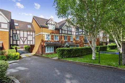 Wray Common Road Reigate Surrey Rh Bed Apartment For Sale