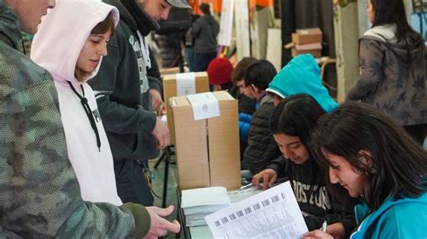 Aseguran Que Las Juventudes Desencantadas En Am Rica Latina Y El Caribe Promueven Democracias