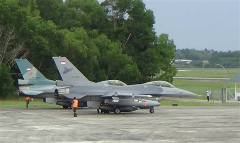 Garuda Militer Pesawat F 16 TNI AU Gelar Operasi Di Kalimantan Dan Ambalat