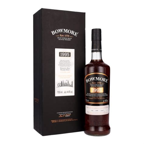 Bowmore Year Old Cask Whisky From The Whisky World Uk