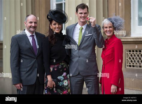 Jamie Murray With His Wife Alejandra Gutierrez Mother Judy And Father William At Buckingham