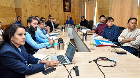 Advisor Ladakh Chairs Meeting With Niti Aayog Delegation Daily Excelsior