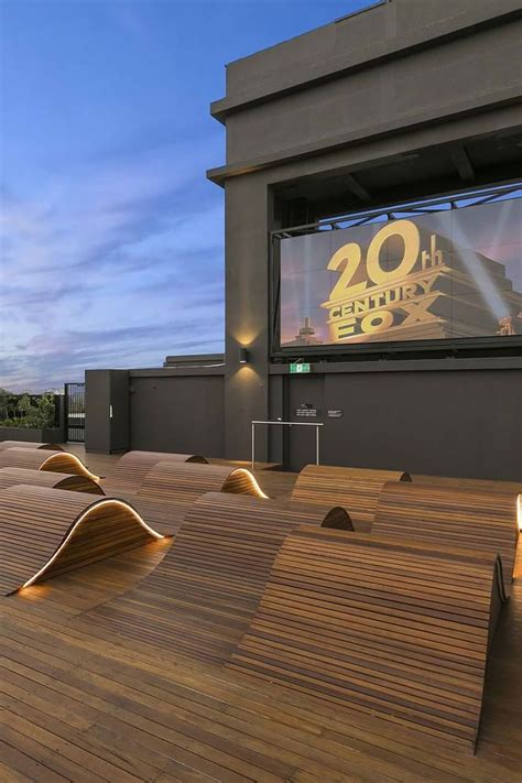 41 Backyard Movie Theater Ideas COOL COZY Outdoor Theaters