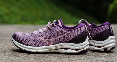 Кроссовки Mizuno: обзор беговых моделей 2020-2021