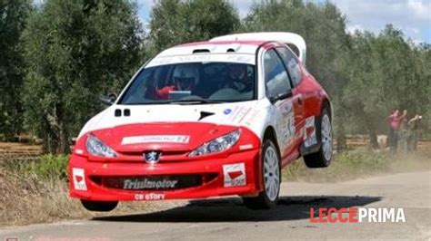 Rombano I Motori Tutti In Pista Si Parte Per Il Rally