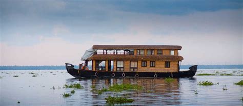 This Houseboat By Grand Hyatt Offers Ultimate Getaway in Kochi