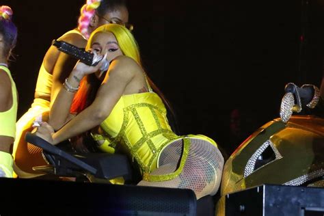 Cardi B - 2020 Viewtopia Music Festival in Miami • CelebMafia