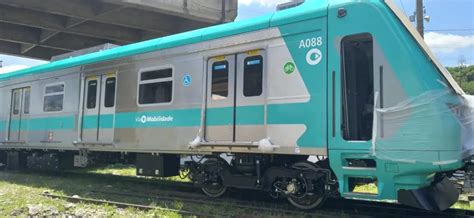 ViaMobilidade recebe 8 novo trem da série 8900 frota A