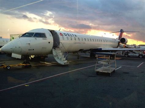 Delta Bombardier CRJ-900 LGA - New York | Delta connection, Delta ...