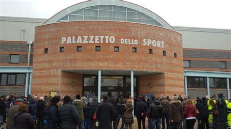 Inaugurato Il Nuovo Palazzetto Dello Sport A Cavezzo Tv Qui Modena