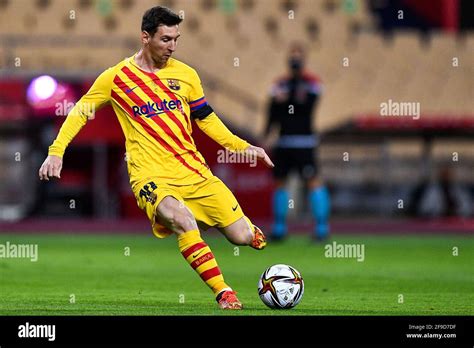 Lionel messi barcelona 2021 hi-res stock photography and images - Alamy