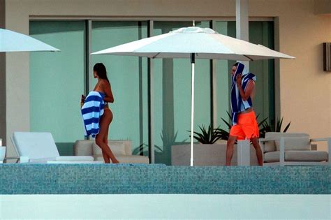 Eiza Gonzalez S Fat Sexy Ass After Self Isolation 20 Photos The Fappening