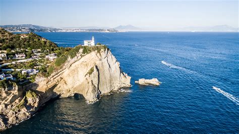 Cosa Vedere A Napoli I Luoghi Di Peppe Fiore Scrittore E