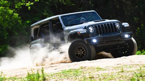 Jeep No Se Deja Amedrentar Por El Ford Bronco