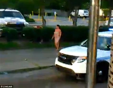 Liveleak Video Shows New Orleans Woman Runs Naked As She Flees Police On Foot Daily Mail Online