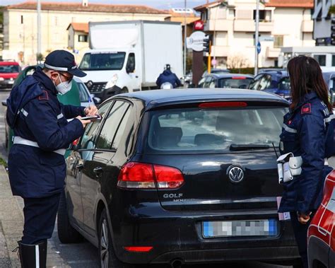 Fugge Dopo Lincidente Guidava Unauto Rubata