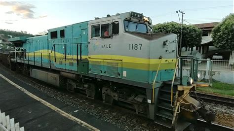 Trem Cargueiro De Min Rio Da Vale Arrancando Descendo Lotado Na Esta O