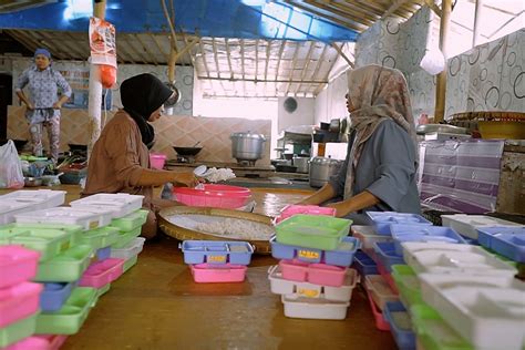 From A Box Of Rice Hope Continues To Exist And The Elderly Can