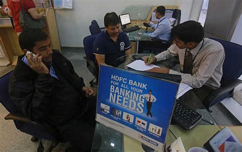 Rs 370 Cr Equity Bonanza For Employees As Hdfc Bank Issues Shares Under