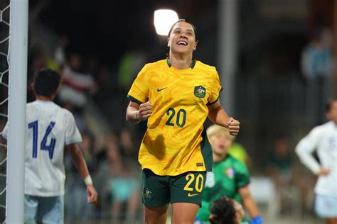 Sam Kerr tears ACL, becomes latest women's soccer star felled by injury ...