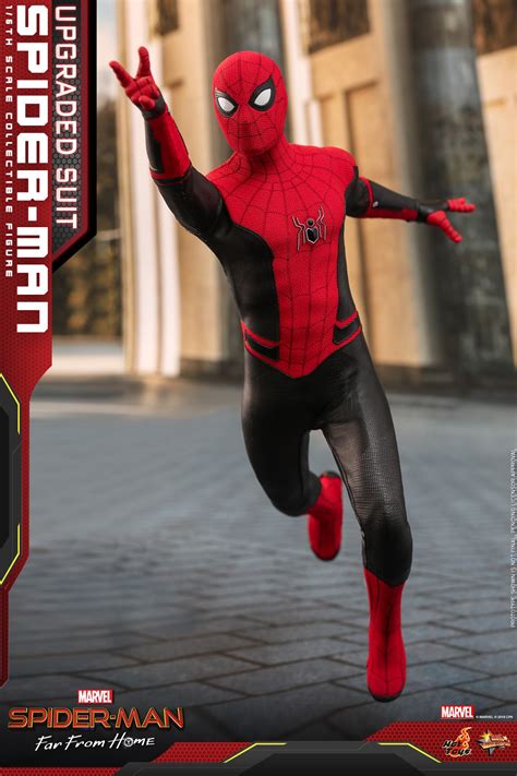 Spider Man Far From Home Upgraded Suit Spidey Figure By Hot Toys The