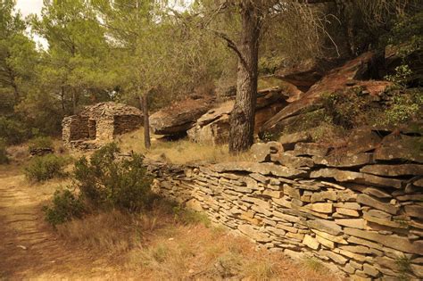 Le sentier des capitelles à Laure Minervois Site de loscaminaires