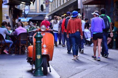 Melbourne - Street Scene – Stock Editorial Photo © lucidwaters #45684017