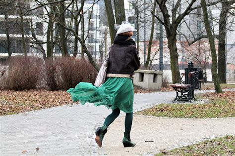 baedeker łódzki Wiosna idzie przez park