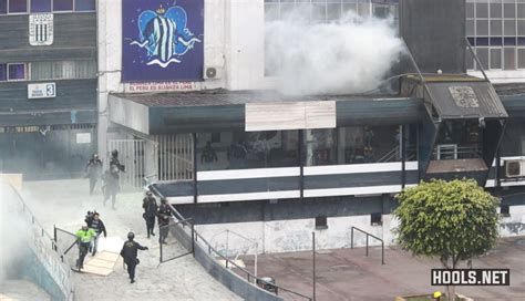 Alianza Lima fans clash with church members over land dispute - Hools.net