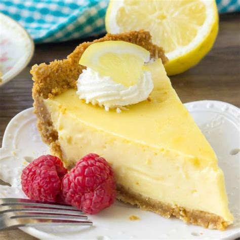 Lemon Icebox Pie {with Graham Cracker Crust!} | Lil' Luna