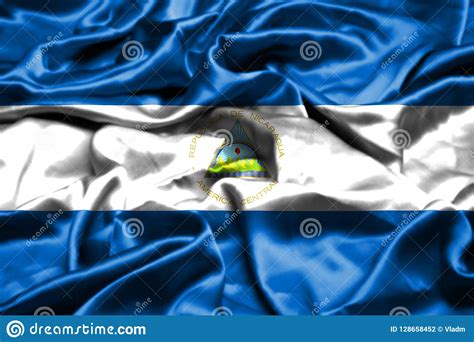 Bandeira De Nicarágua Que Acena No Vento Foto de Stock Imagem de